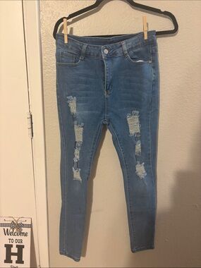 Surprise Distressed Skinny Jeans Size 11/13